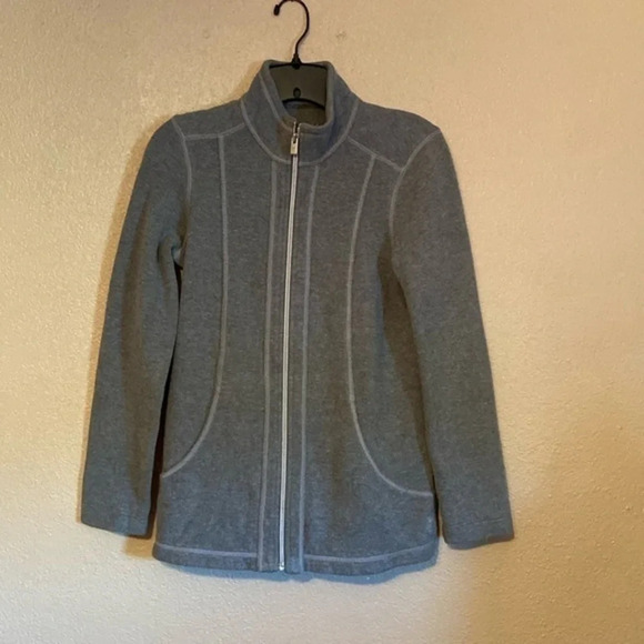 ⭐️ Tommy Bahama jacket ⭐️
BIN 30 - Picture 1 of 7